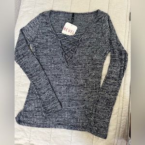 NWT Yoyo 5 Light weight Long Sleeved Criss Cross Front Ribbed Top